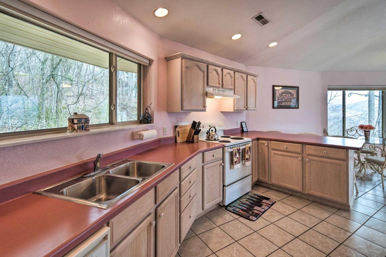 Charming Burnsville Apt With Mountain Views And Deck! Экстерьер фото